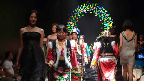 “羌繡計劃”落戶窄巷子28號