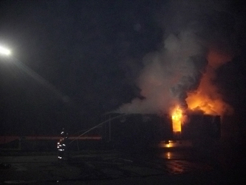 消防官兵10小時鏖戰成功處置火車黃磷泄漏自燃