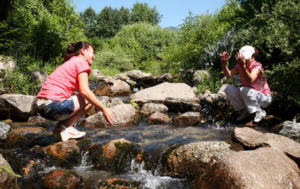 京郊避暑勝地玉渡山夏日激情戲水(圖)