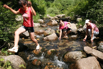 京郊避暑勝地玉渡山夏日激情戲水(圖)