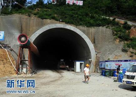 廣西賓陽(yáng)隧道坍塌事故三套方案同時(shí)施救