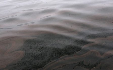 大連輸油管線爆炸至少50平方公里海面污染