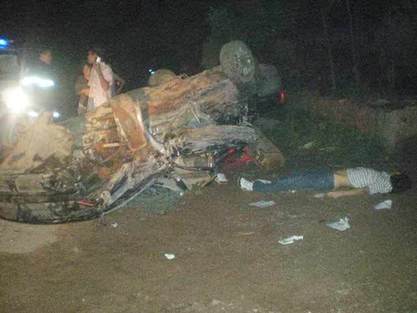 河南洛陽一轎車傾翻 事故致一死三傷