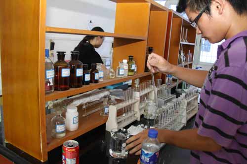 上杭縣環(huán)保部門每日檢測汀江水質均穩(wěn)定達標