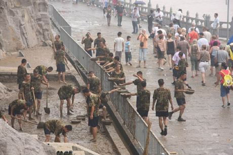 洛陽(yáng)龍門石窟三景點(diǎn)暴雨過(guò)后首度開(kāi)門迎賓（圖）