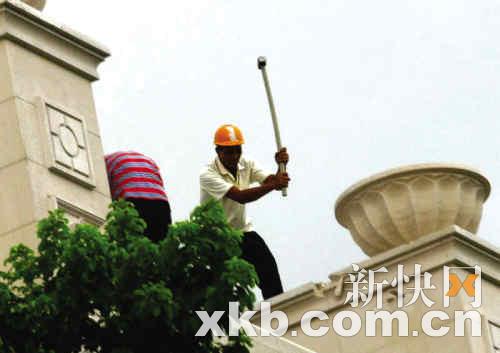 廣州“最牛違建”強拆續：廢墟阻礙最大鉤機入場