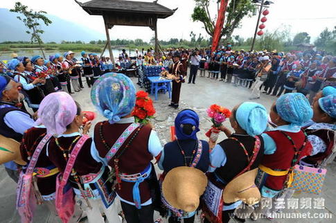 大理西湖祭本主 湖光山色映濃情