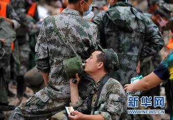 大雨致舟曲災區再發泥石流 生命線兩舟公路再中斷