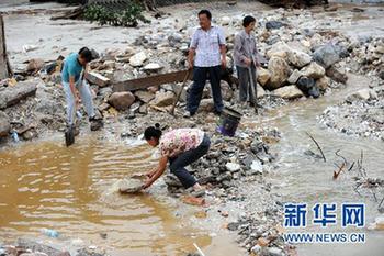 大雨致舟曲災區再發泥石流 生命線兩舟公路再中斷