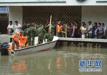 大雨致舟曲災區再發泥石流 生命線兩舟公路再中斷