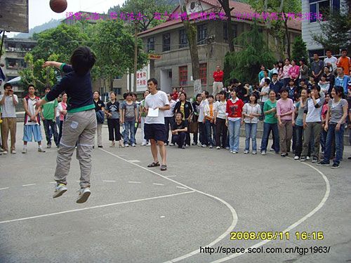 新北川中學(xué)舉行竣工典禮 總投資達(dá)2億(組圖)