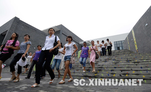 新北川中學竣工