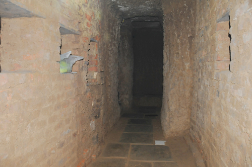 河南礦工地下居室成“景區” 參觀的人絡繹不絕