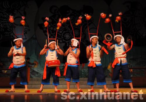 四川南充嘉陵江燈戲藝術(shù)節(jié)開幕