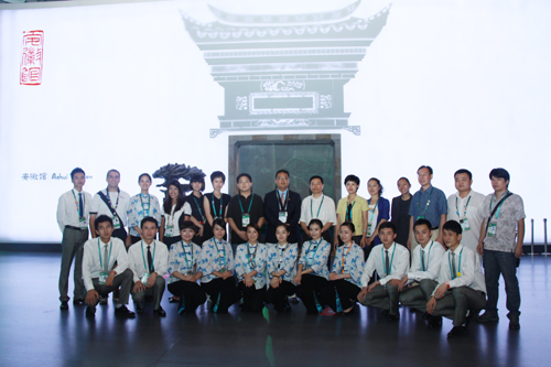 美國館與安徽館互換人員任“導(dǎo)游”