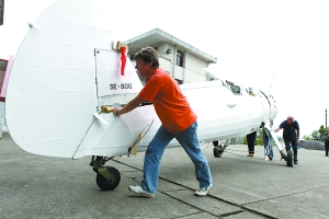 世界著名表演隊(duì)下周重慶試飛 表演飛機(jī)已抵渝