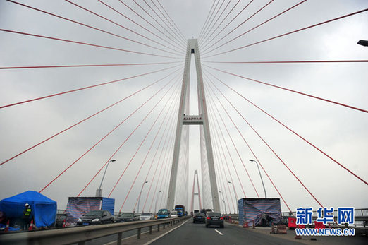 武漢長江三橋建成10年維修24次