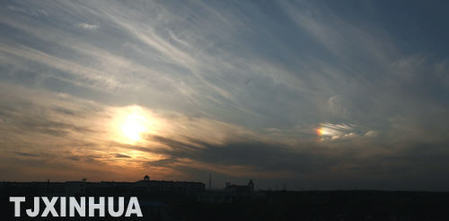 天津：晴空飄彩云