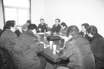 刀砍情敵強(qiáng)收賭債 黃州臭名昭著