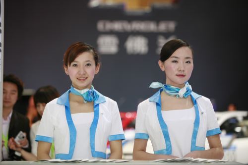 中國模特收入大揭秘 頂級車模每分鐘賺10元(圖)