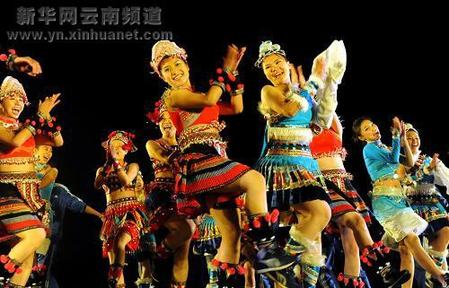 民族聯歡 同歌共舞