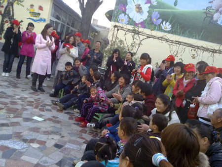 河大學(xué)子走進(jìn)殘疾人健康診療中心 關(guān)愛(ài)殘障兒童