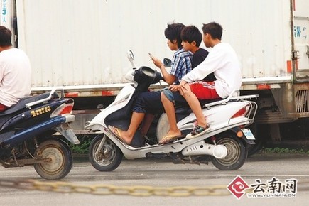 電動車頻繁上演“七宗罪” 網友戲稱“特權車”