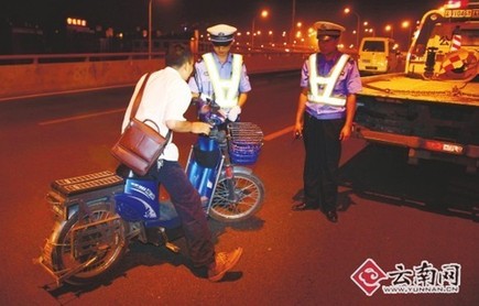 電動車頻繁上演“七宗罪” 網友戲稱“特權車”