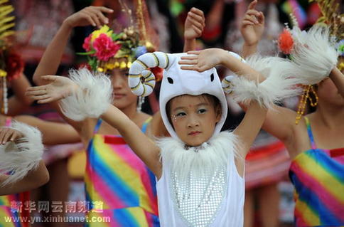 歡歌勁舞樂新平