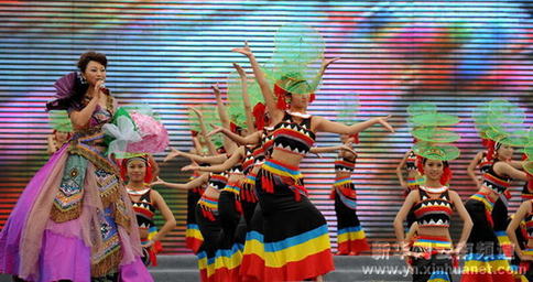 歡歌勁舞樂新平