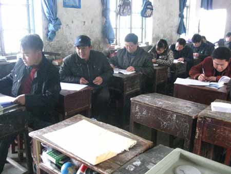 湖南隆回：1.5萬(wàn)人統(tǒng)一參加法律考試