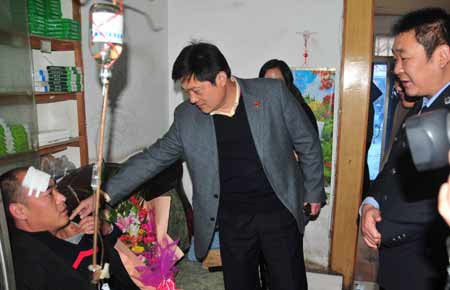 刑警何穎：頭能破血能流 犯罪分子不能丟