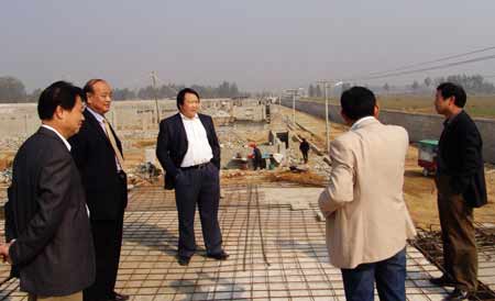 南陽臥龍供電分局走進企業 增進溝通理解