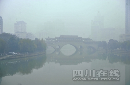 橙色預(yù)警 霧鎖川內(nèi)11城