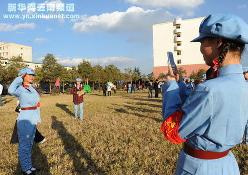 90后大學生愛“紅裝”