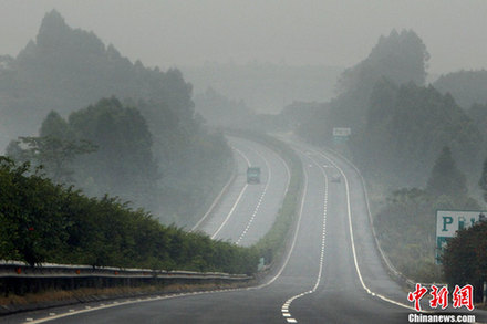 中國(guó)大部分地區(qū)普遍降溫 迎來降雪天氣