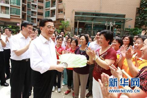 與人民在一起——中國領導人的一年足跡