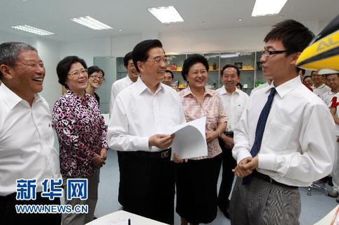 與人民在一起——中國領導人的一年足跡