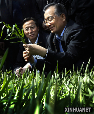 與人民在一起——中國領(lǐng)導(dǎo)人的一年足跡