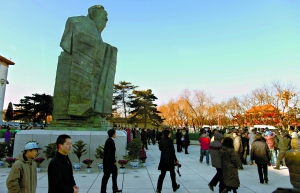 9.5米高“孔子”像落戶國家博物館北廣場(圖)