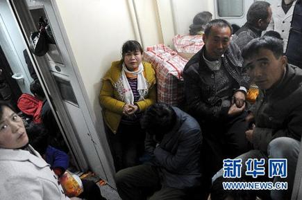 武廣高鐵回應(yīng)降速質(zhì)疑 稱速度暫時(shí)讓位安全