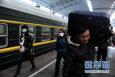 武廣高鐵回應降速質疑 稱速度暫時讓位安全