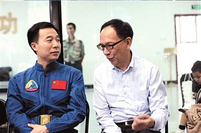 主創(chuàng)揭秘國家形象片:800個抓拍畫面講述真實中國