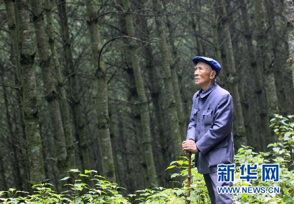 中組部、中宣部、中央創(chuàng)先爭優(yōu)活動領(lǐng)導(dǎo)小組發(fā)出通知要求廣泛開展向楊善洲同志學習活動
