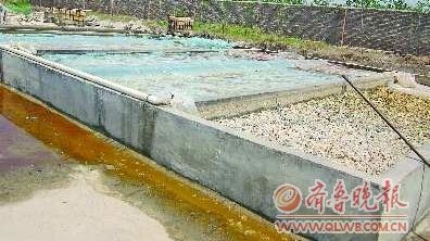 加工廠用臭水泡布條制造白“絲棉”被查封
