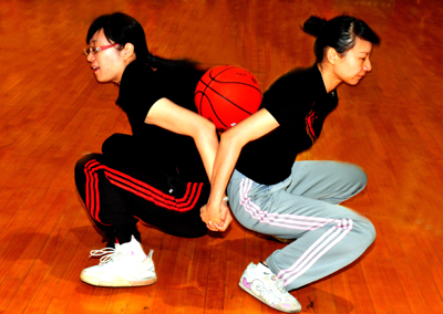 青年趣味運(yùn)動(dòng)會(huì)（組圖）