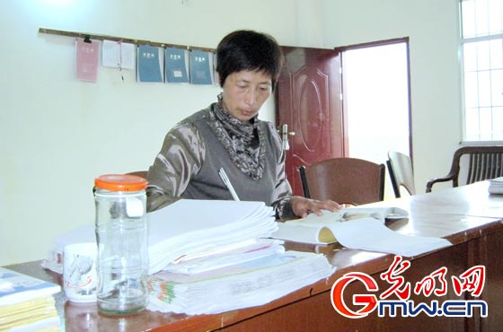 最美鄉村教師莊巧真:三尺講臺給她戰勝癌癥的力量