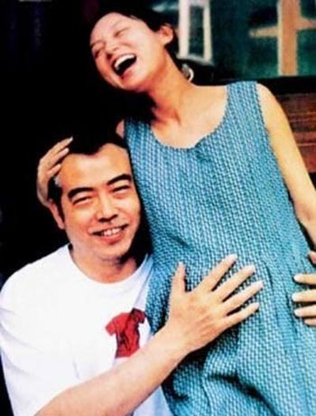 揭明星不堪情史 周潤(rùn)發(fā)喝洗潔精樂(lè)基兒割腕