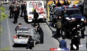 北京西單捷達連撞9名行人續:司機被控故意撞人
