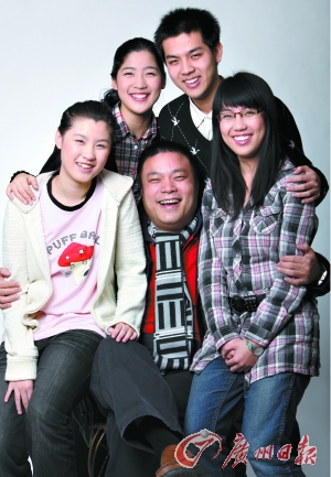 “狼爸”回應(yīng)體罰教育后代:我沒(méi)有妖魔化自己